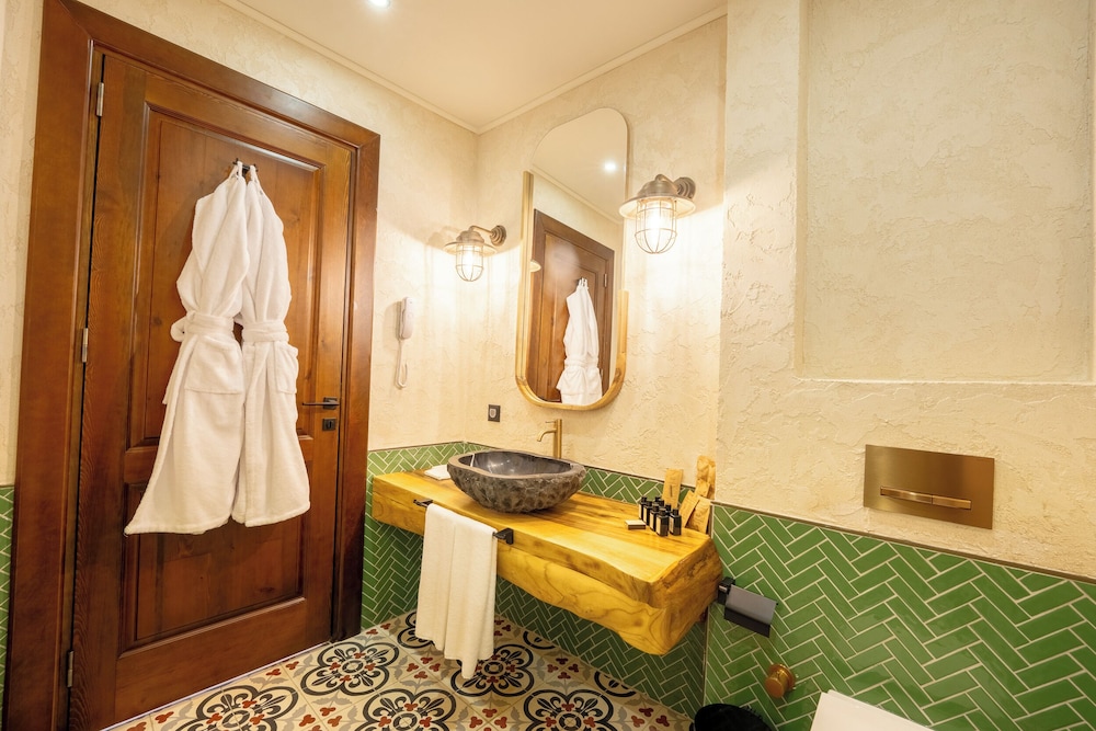 Belmondo Süitler - Image 147