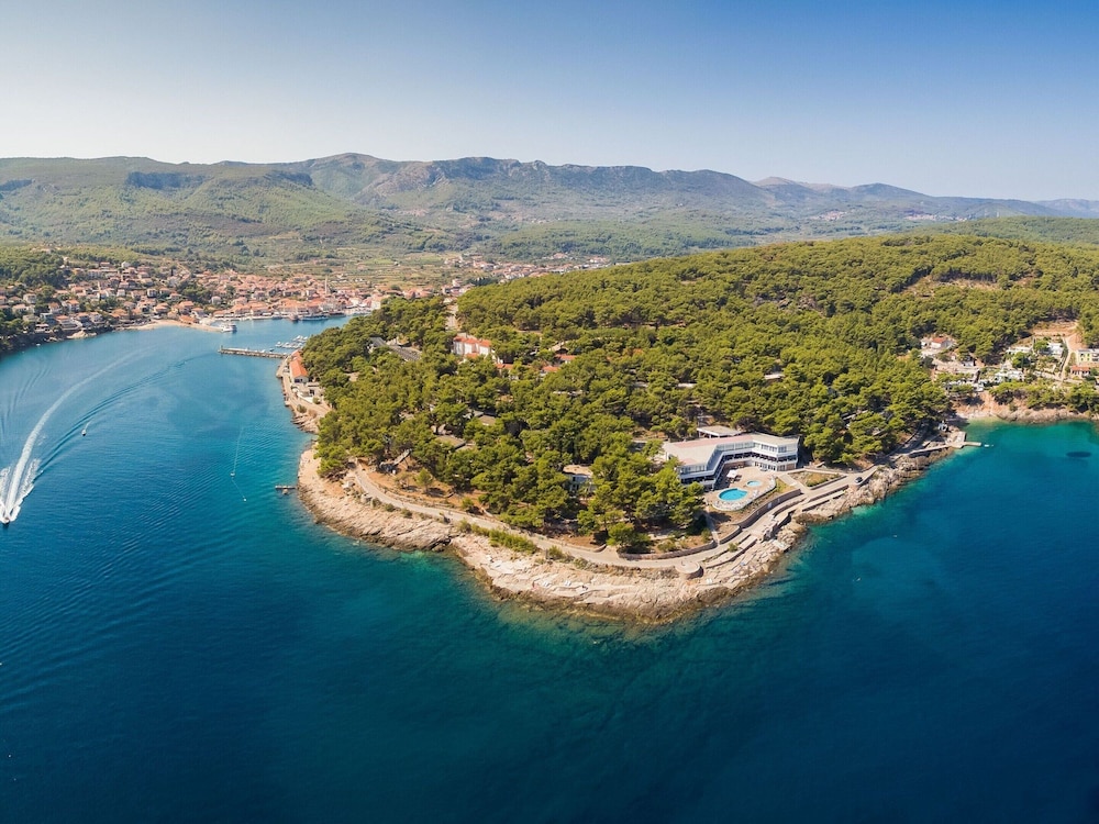Beautiful Apartments in Jelsa, With Pool
