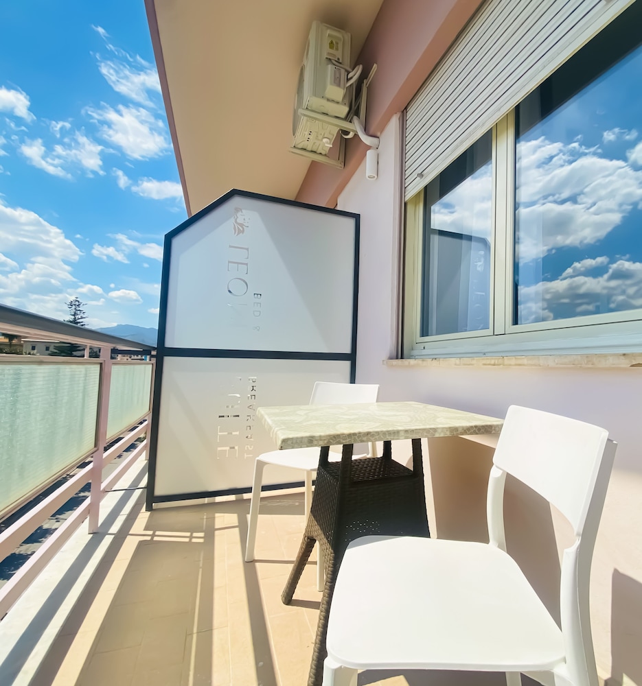 Leone Suite View & Restaurant