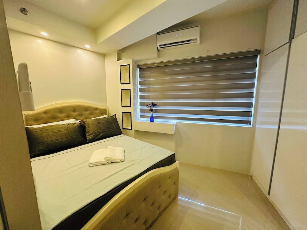 Quaint 2BR Connected Apartment in Pasay City - Perfect for Families Front of MOA