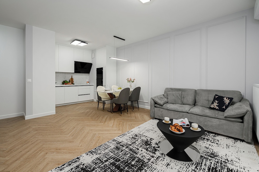 Apartment Chmielna III- P&O