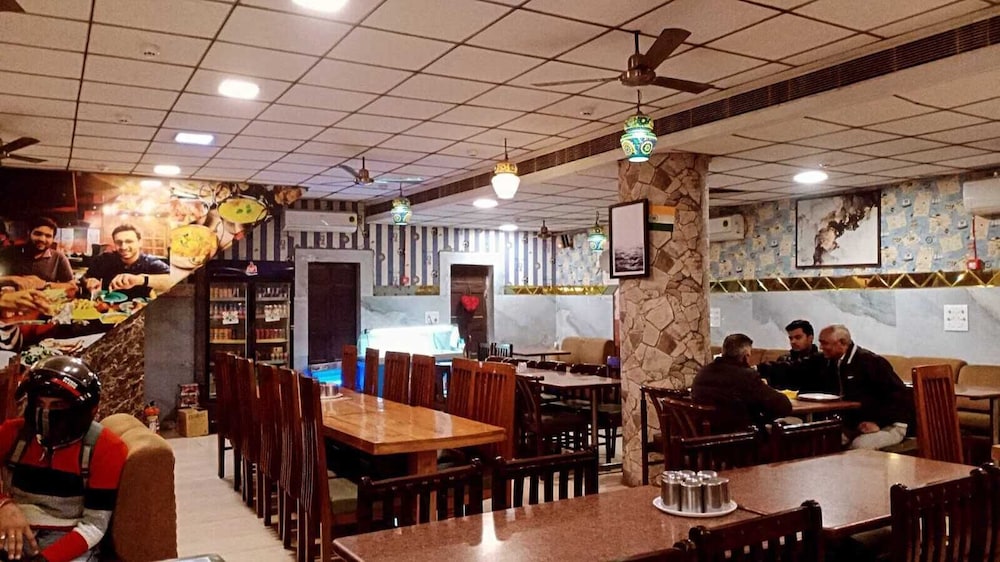 Food & Beverage