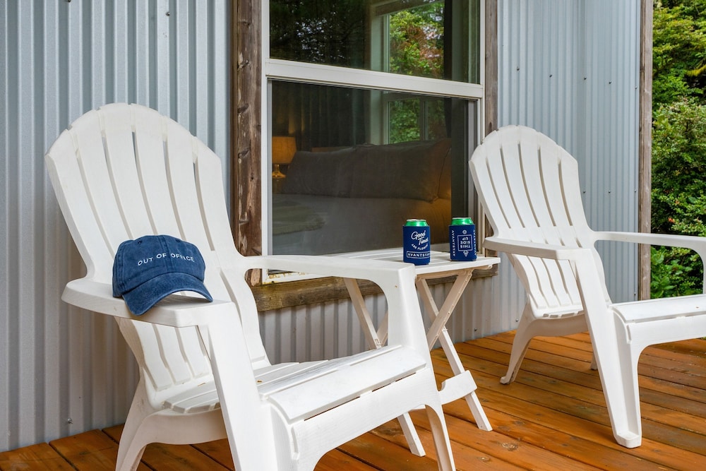 Buttercup Bay Hideaway by Avantstay Cozy Escape w Fire Pit Walk to Beach