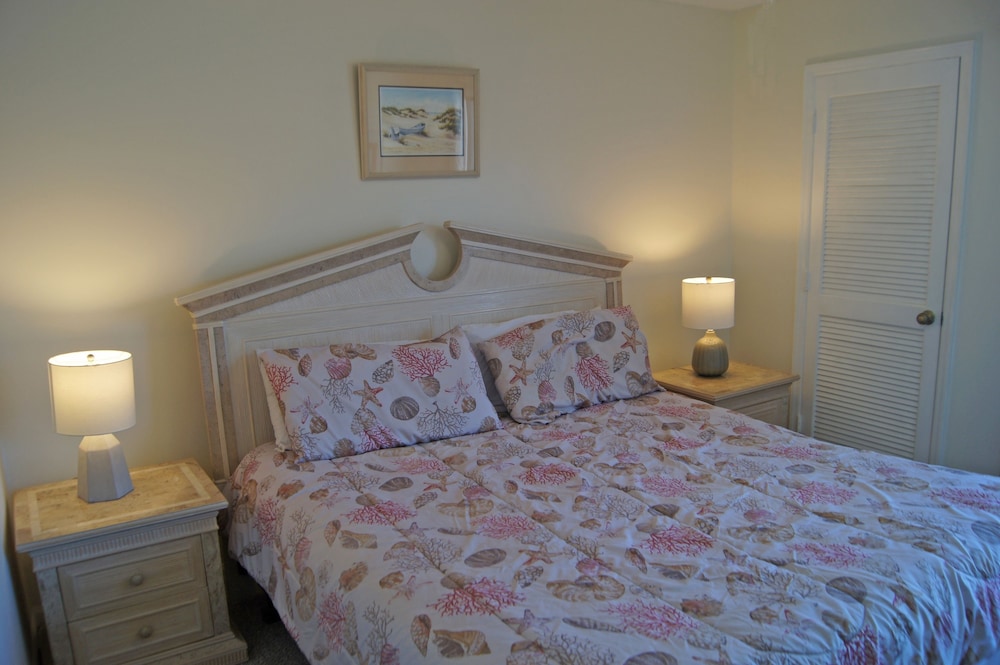 Sea Cloisters 303e 2 Bedroom Condo by RedAwning