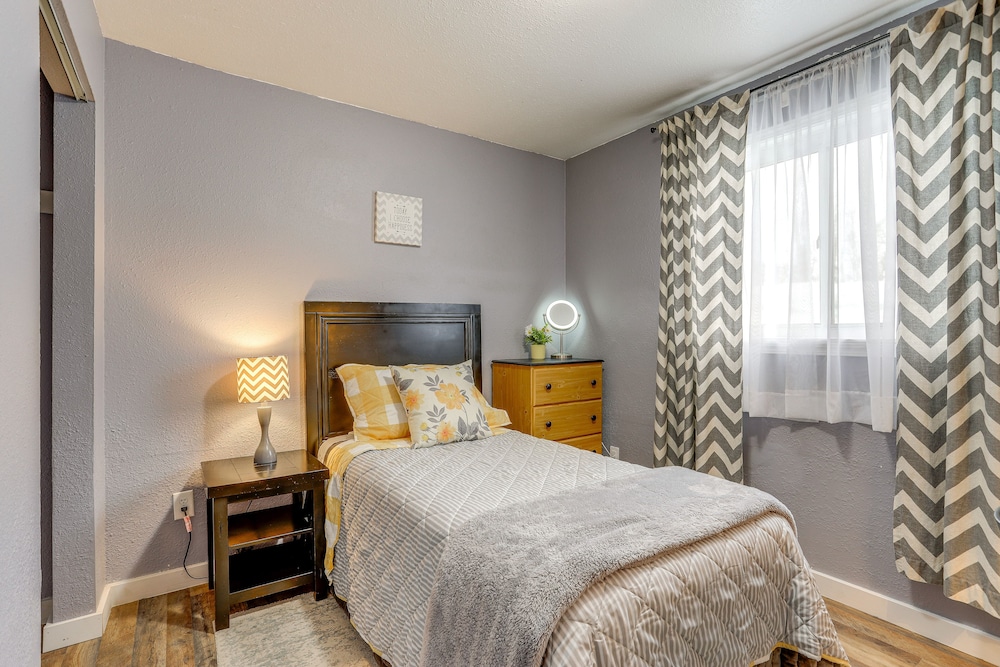 Cozy Wasilla Apartment ~ 2 Mi to Downtown! view 2