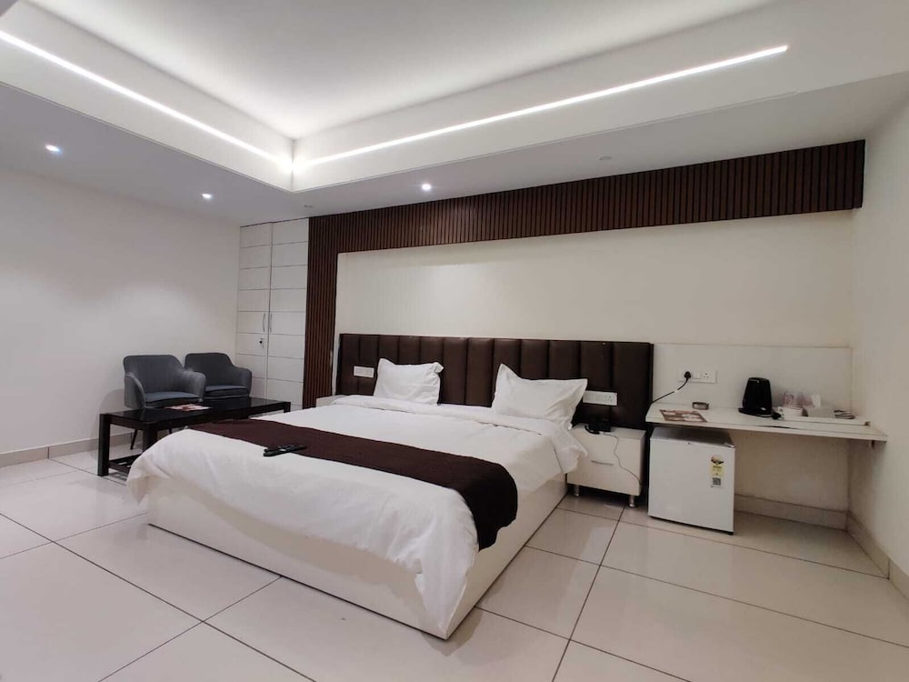 Hotel M.K