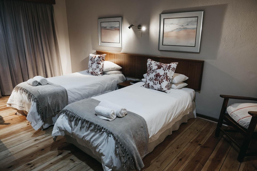 Karoo Country Inn Hotel