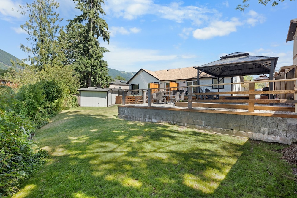 Riverside by Cowichan Lake Cottages