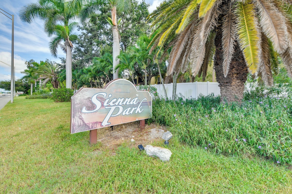 3 Mi to Siesta Key Beach: Condo w/ Heated Pool!