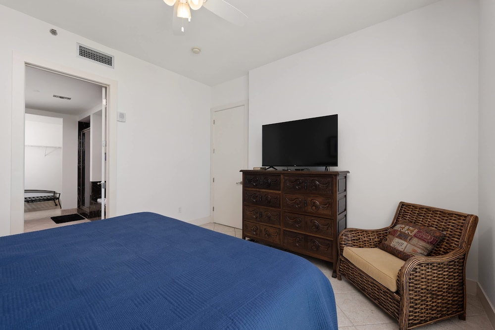 Prestigious Luxury Beach & Bay Patios Xl Size 3 Bedroom Apts