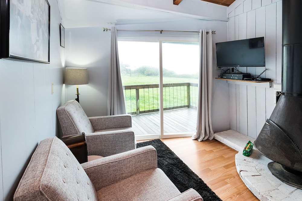Moolack Shores Inn
