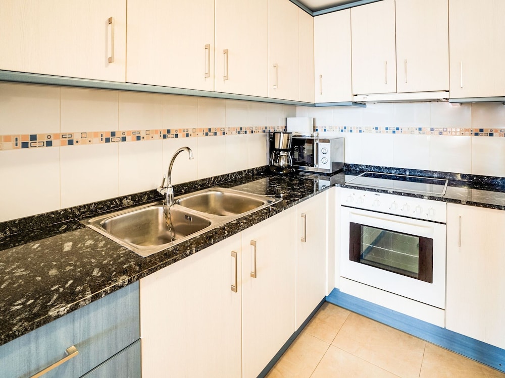 Comfortable Apartment Near the Sea view 4