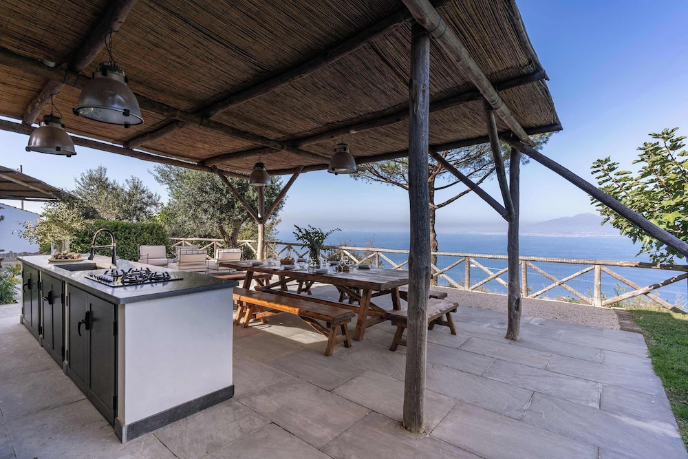 Giulia 2 Villa Apartment Shared Pool Sea Views