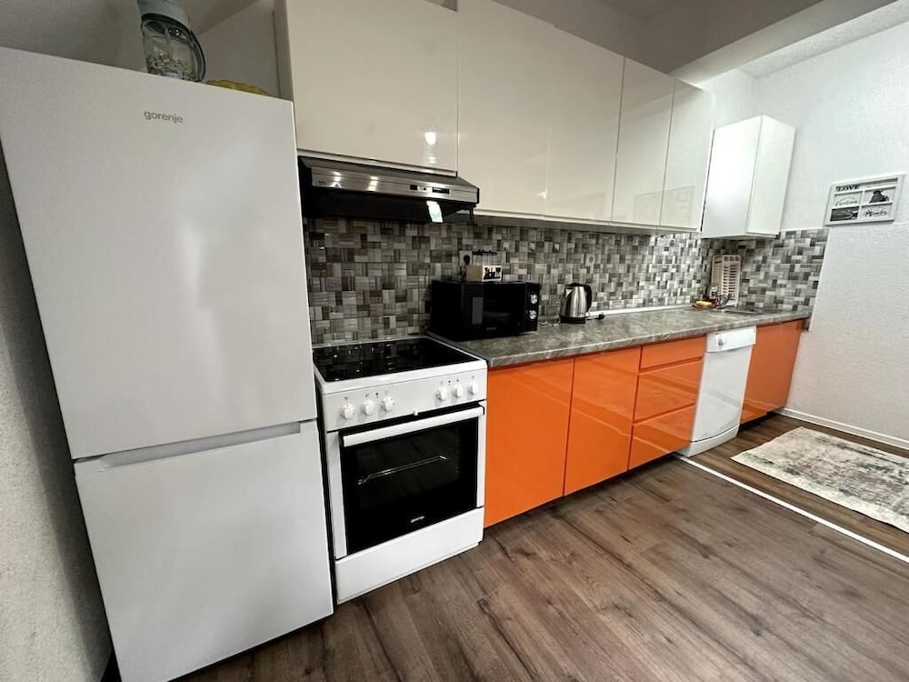 Rijeka Villa-Spacious 4BR with Pool