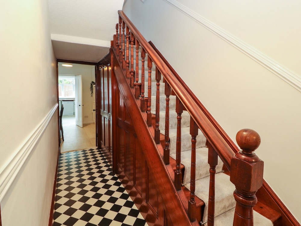 7 Lonsdale Terrace
