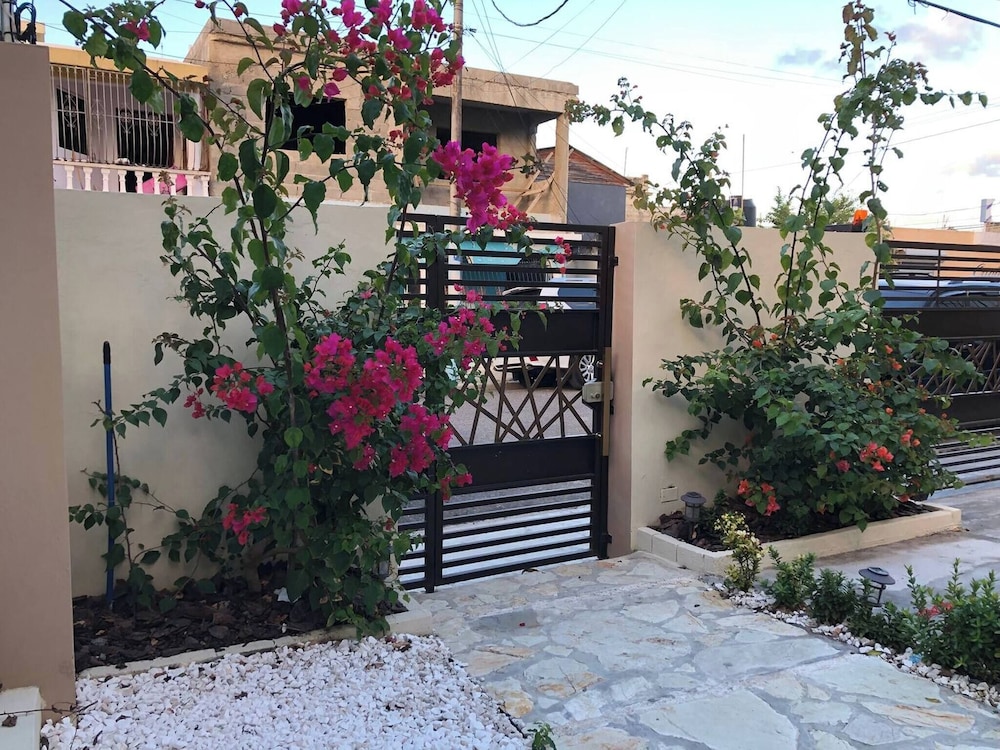 Family apt Centric Near Historic Center Boardwalk