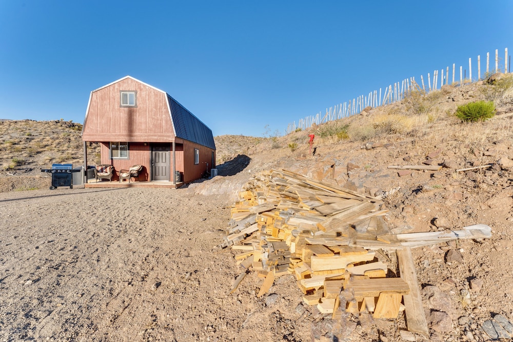 Oatman Studio w/ Fire Pit Near Bullhead City!