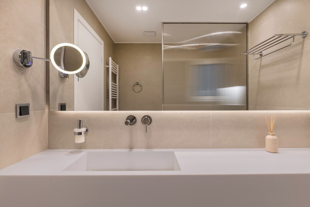 Michalakopoulou Cover & Bright Apartment