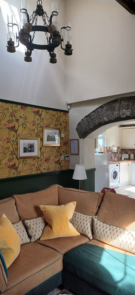 Riverside Cottage at Logwood Mill