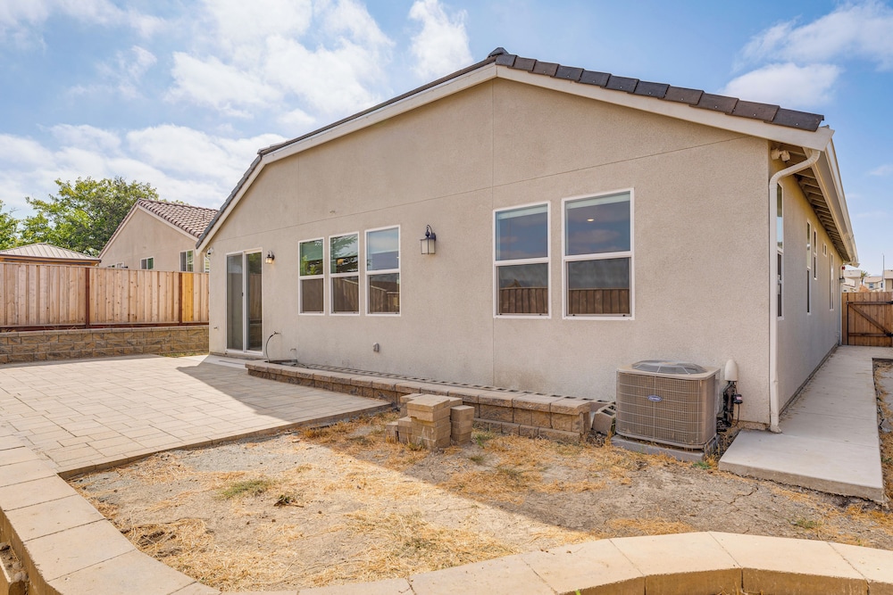 Newly Built Home w/ Patio: 4 Mi to Dtwn Hollister
