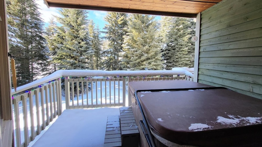 Sun Peaks Vacations - Settlers Crossing 41 - Property Image 12
