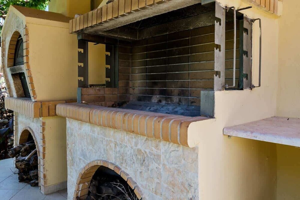 Sklavaki Traditional Villa - Private Pool Views