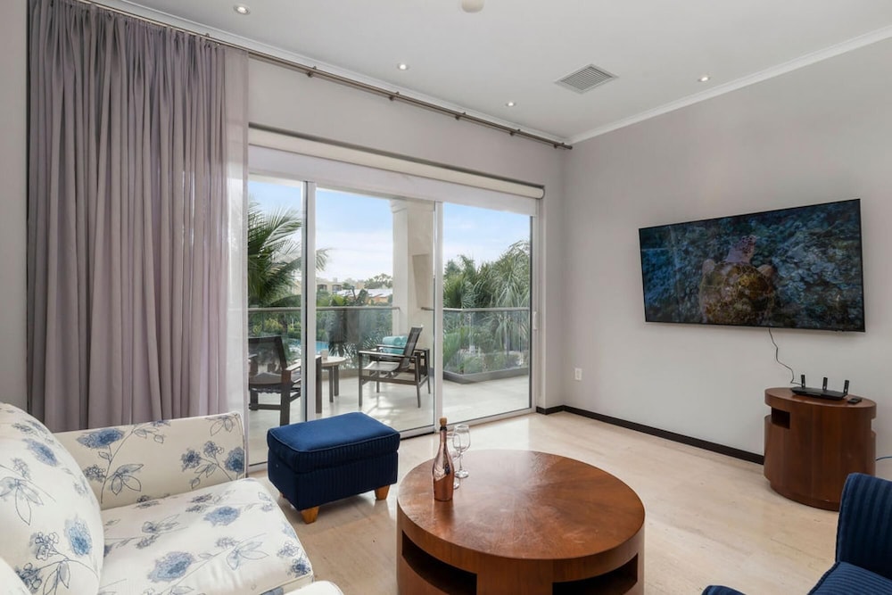 Le Vent Eagle Beach 2BR 2 5BA - Amazing Amenities