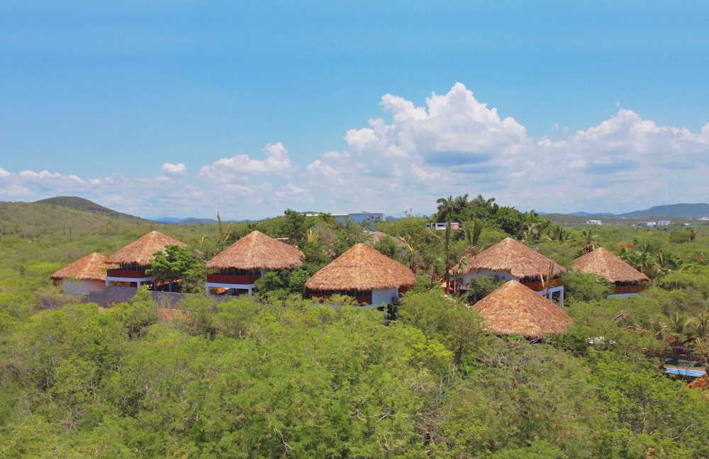 Palm Valley Cabins view 2