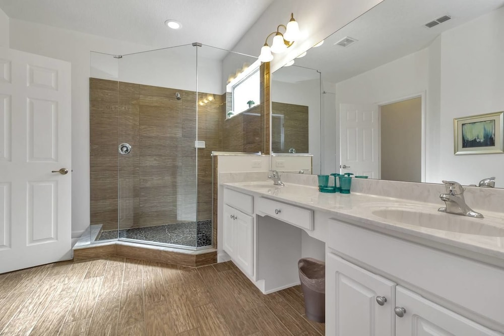 Davenport - Stunning 6bd/5ba Poolhome - #6av331