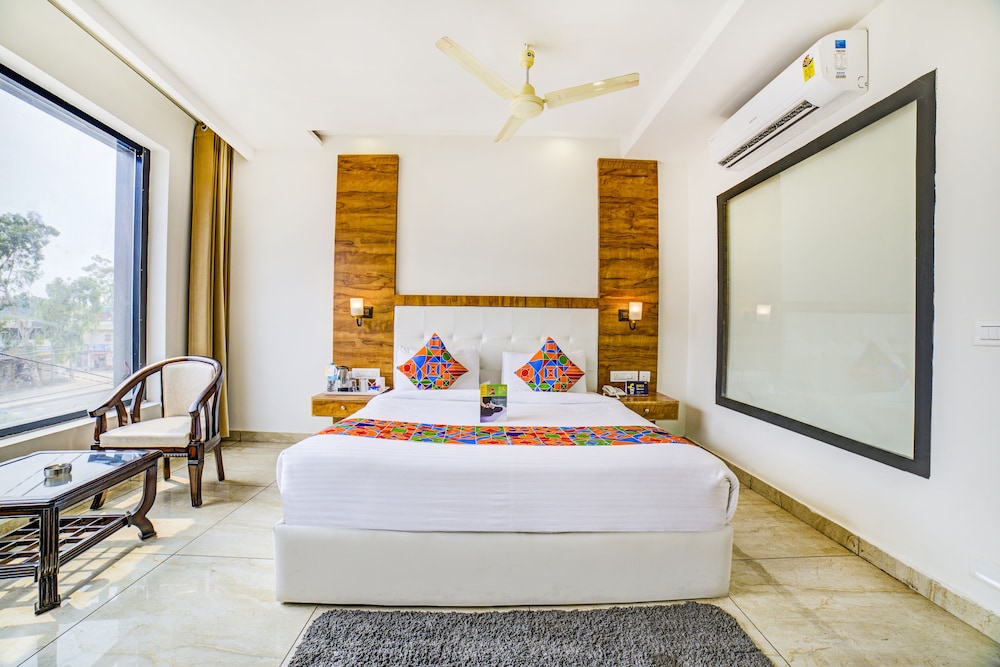 FabHotel Three Palms - Property Image 8