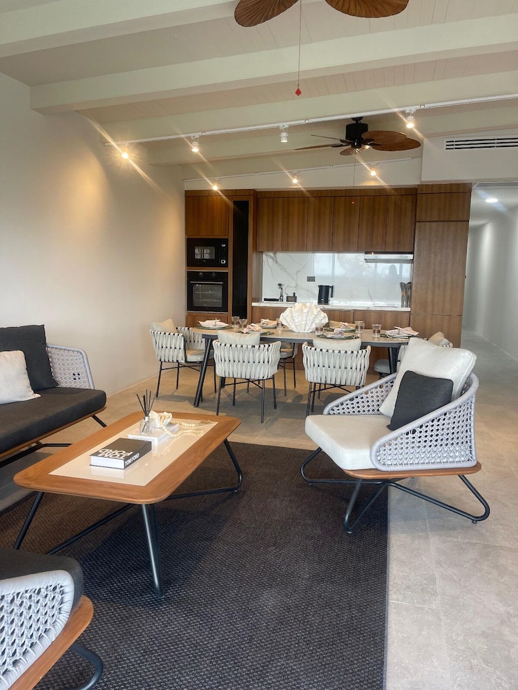 Beachside Residence