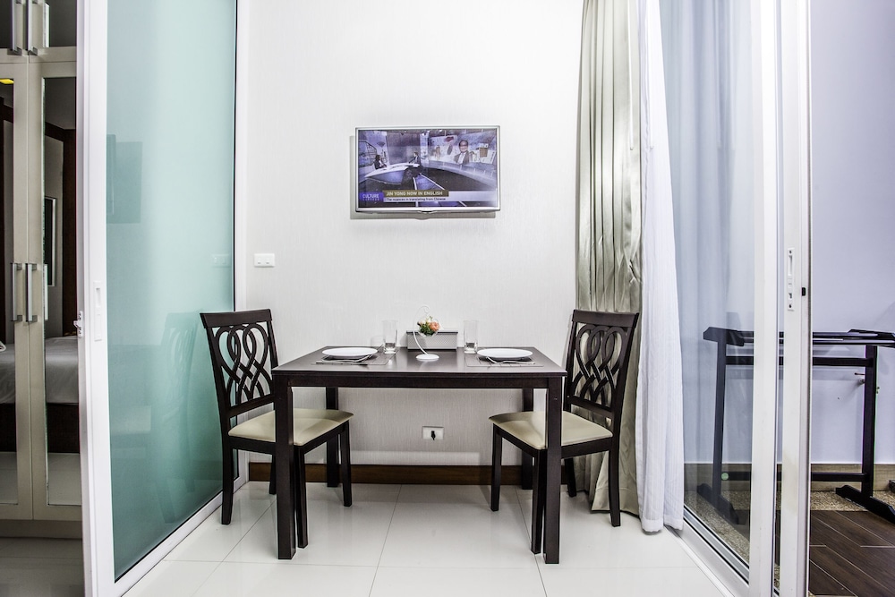 Q Kata Residence