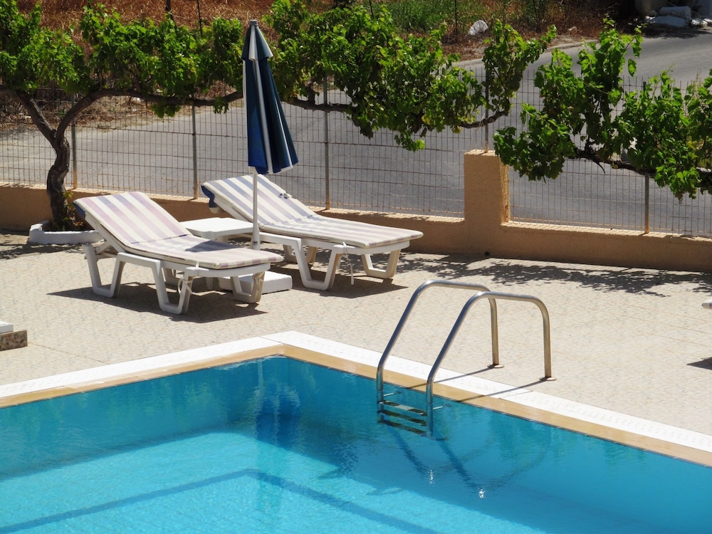 Paraschos Studios photo 5