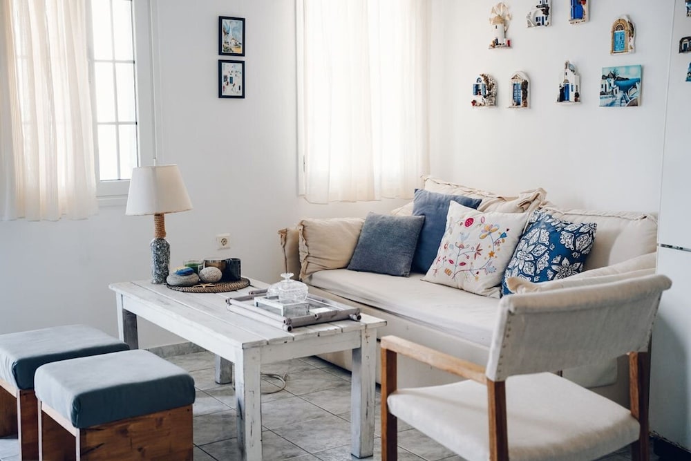 Menmar House in Tinos