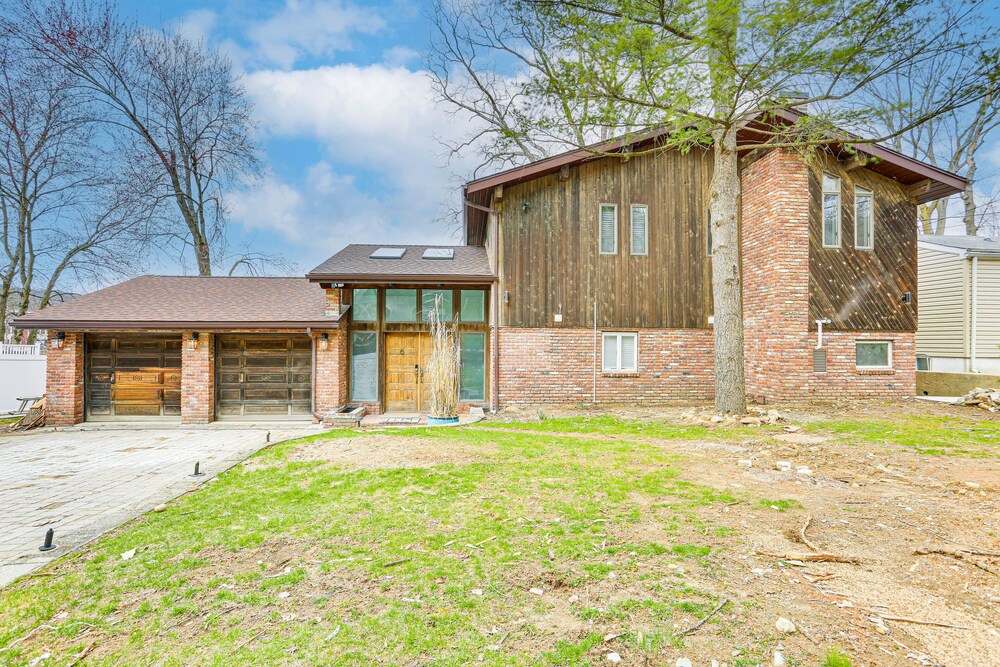 Waterfront Lake Hopatcong Home w/ Boat Dock!