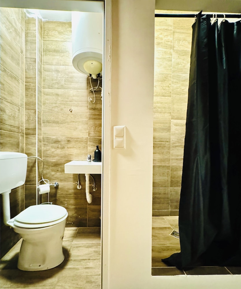 Comfy Studio Apt Near FAC Platz