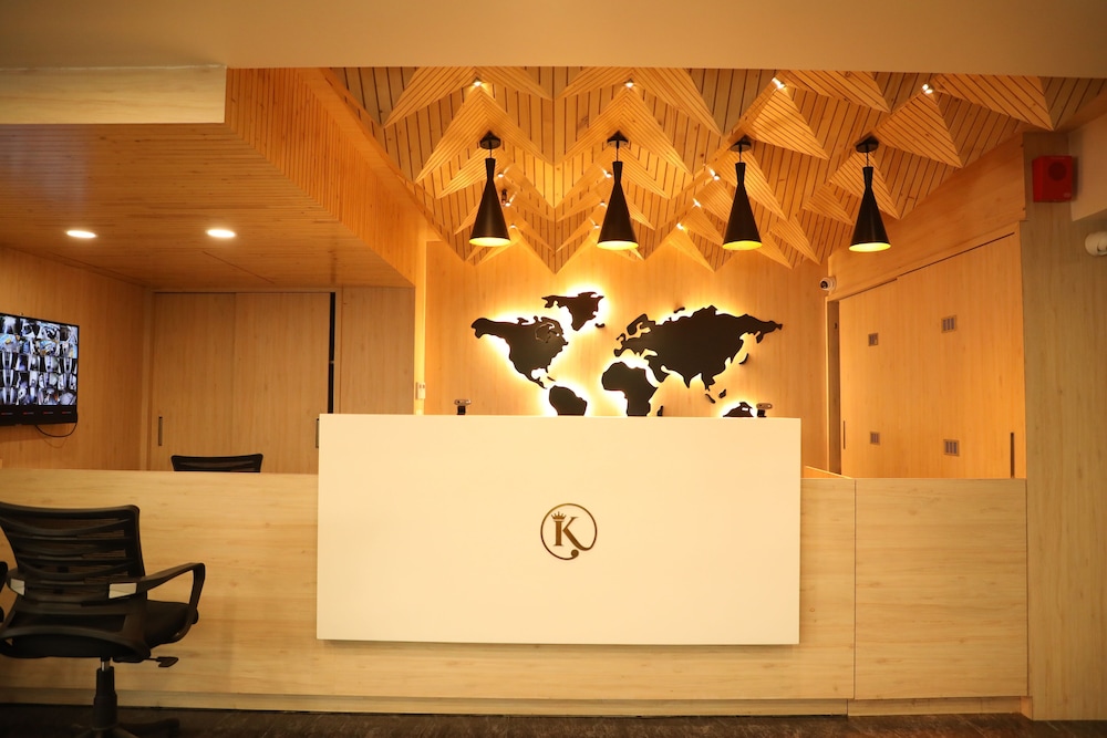 Lobby & Reception