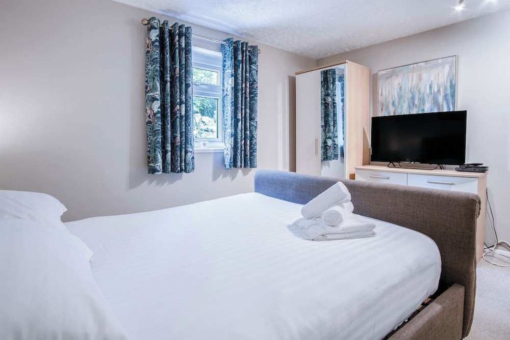 Lundy Lodge 1 Bedroom Annex Rhossili view 2