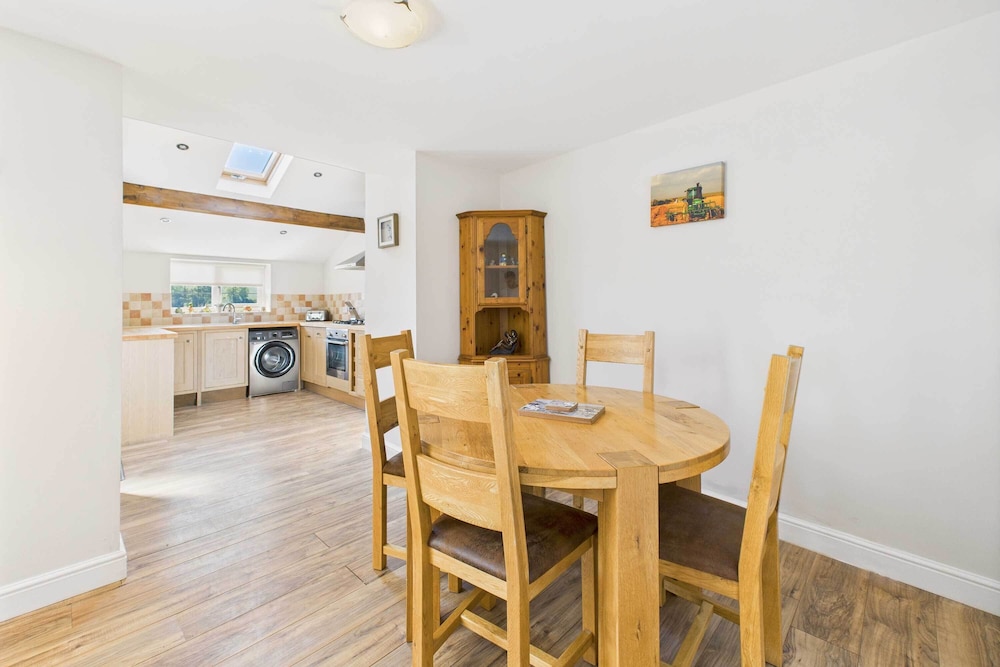 Host Stay Easton Meadows Holiday Cottage view 5