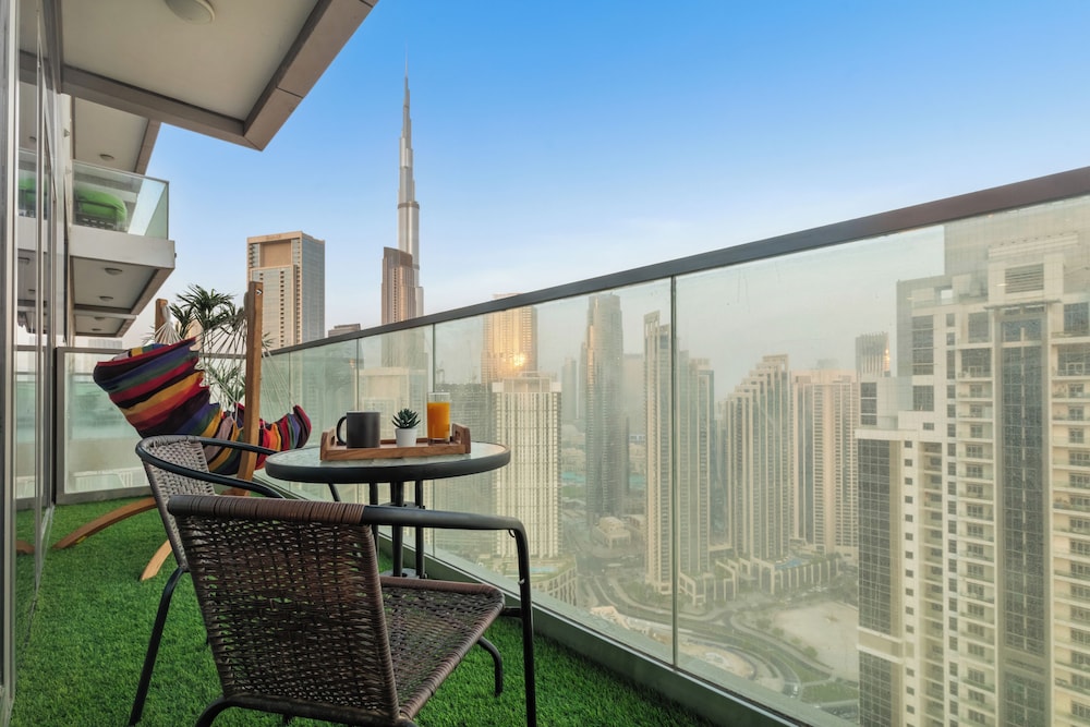 Gogoto LUX Burj View Spacious
