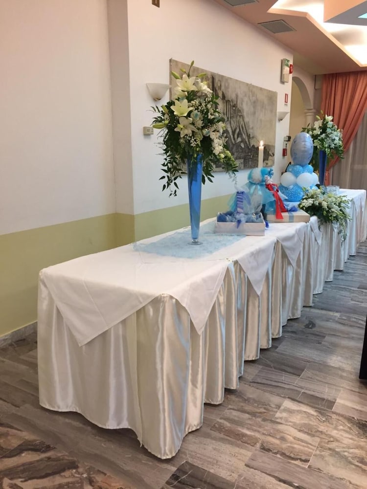 meeting & event spaces