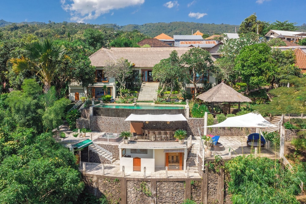 Bougainville Hill Villa