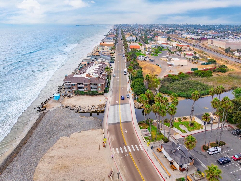 Luxury Oceanfront Condo With Private Beach Access