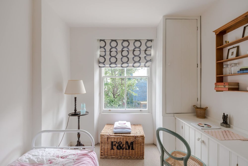 Traditional 2 Bed Apartment Notting Hill