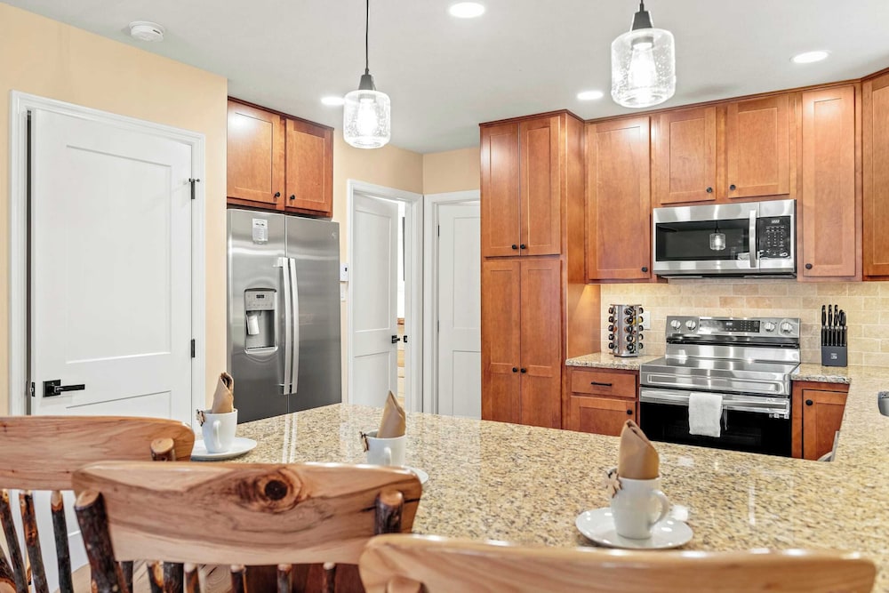 Stephen Way by Avantstay Hot Tub + Game Room Albrightsville