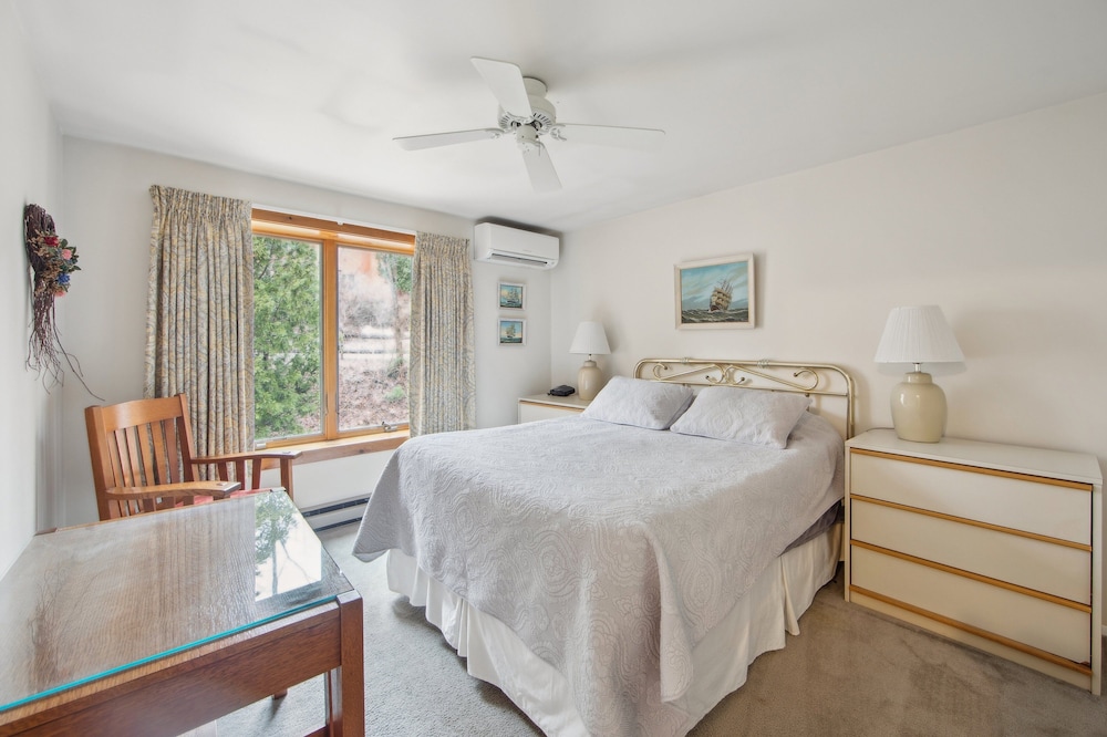 Chatiemac 42F - Quiet & Cozy 3-Bedroom Retreat 3 Townhouse by The Summit at Gore Mountain