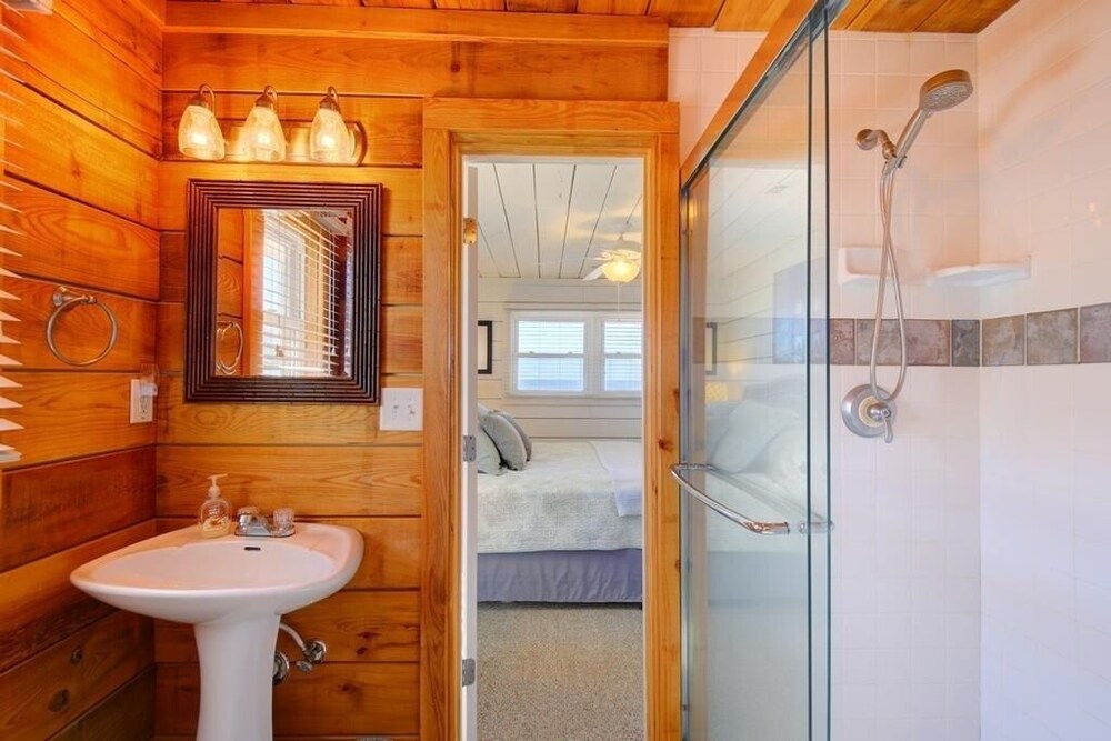 Magnolia Cottage - 3 Br Home