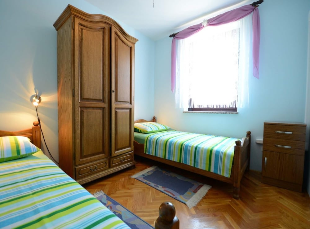 Apartment With Scenic View