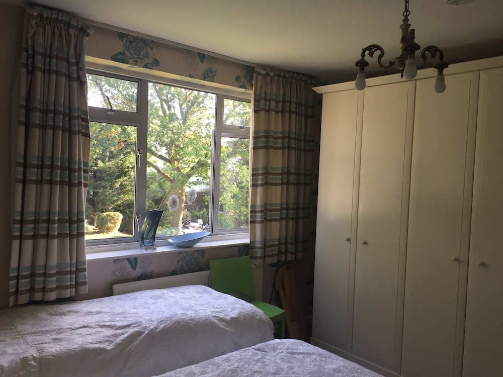 Edgware Bed and Breakfast