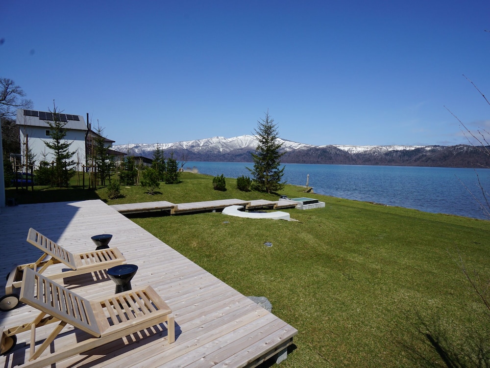 Sansui Lakeside Villa